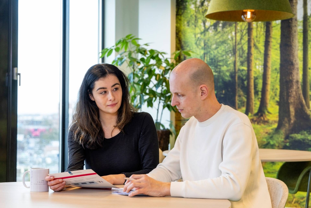 Maarten Koller en Sharona Jasper werken als DevOps engineer bij Justid