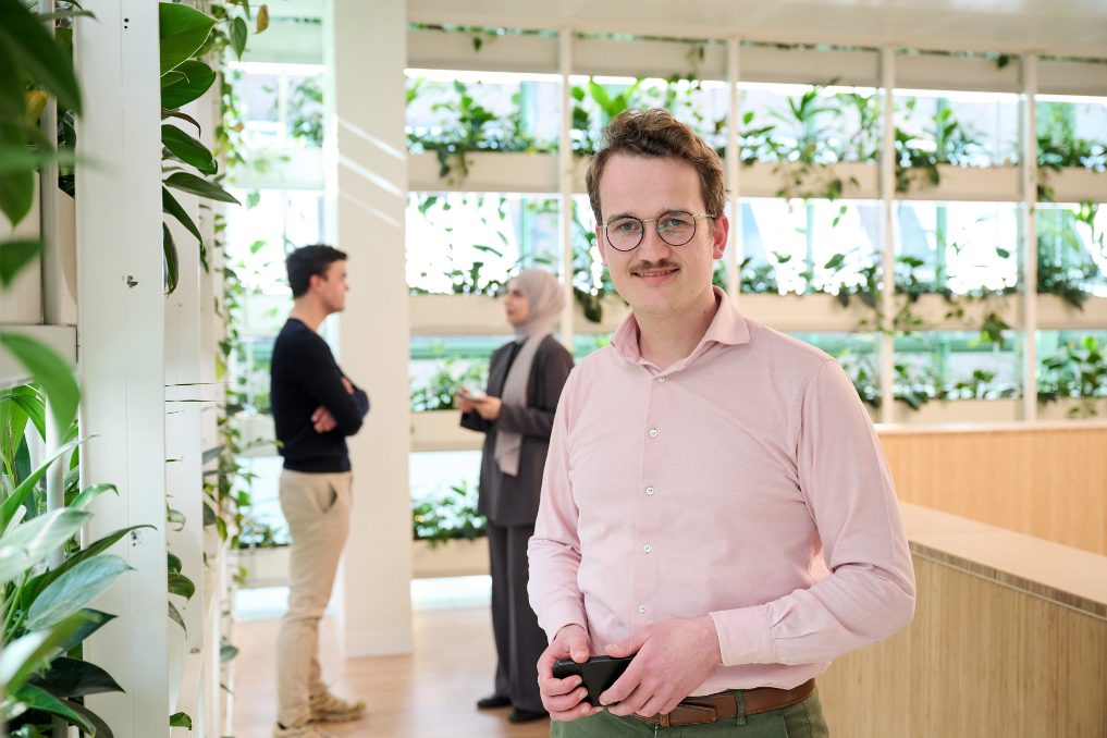 Portret van Luuk, projectleider energieprojecten bij het ministerie van Klimaat en Groene Groei