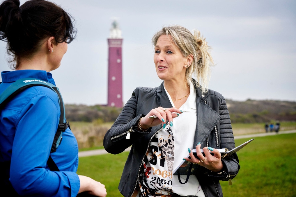 Portret van Elsmarinda. Zij is ambulant objectleider bij de Rijksschoonmaakorganisatie