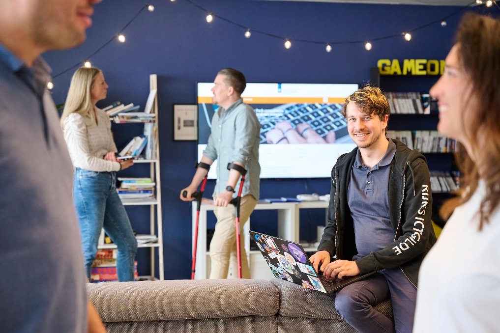 IT'ers en informatiespecialisten aan het werk bij de Rijksoverheid