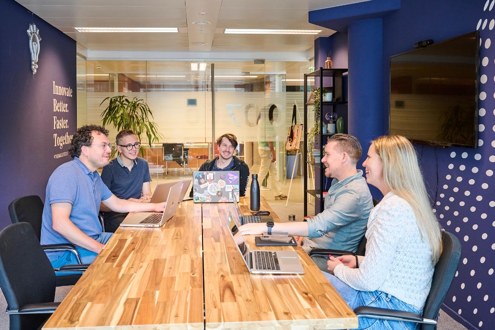 IT'ers en informatiespecialisten aan het werk bij de Rijksoverheid