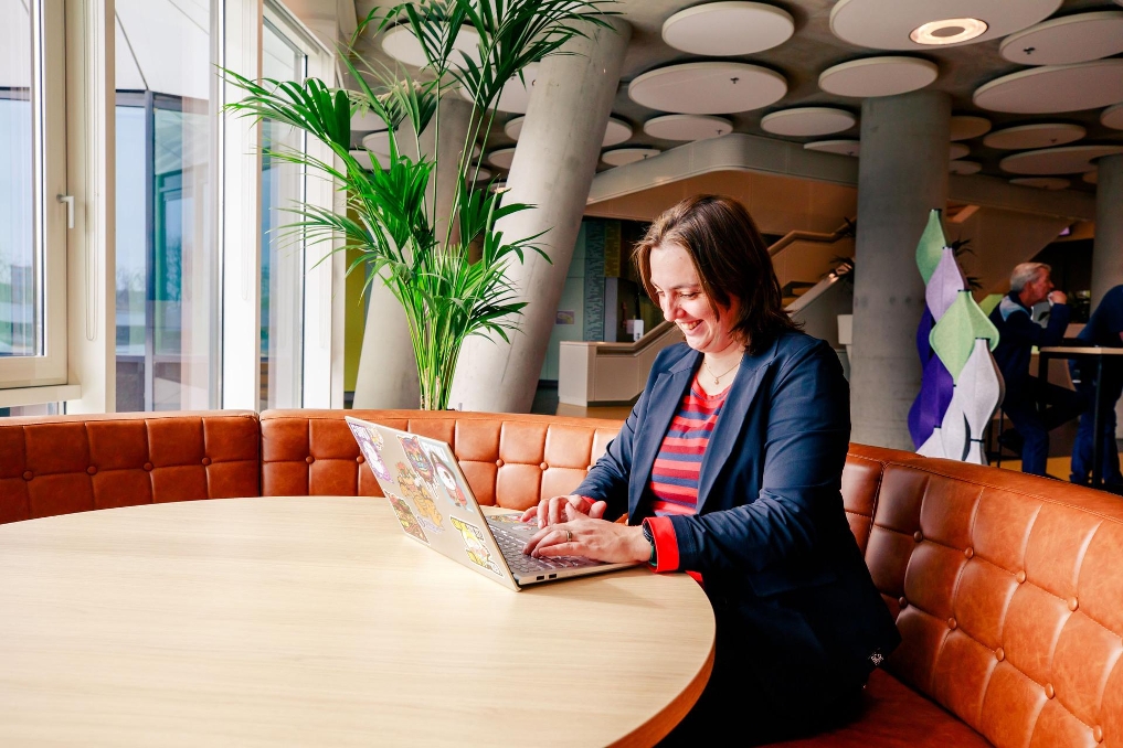 Corina Bestman werkt aan IT bij de Rijksoverheid als test engineer bij DUO